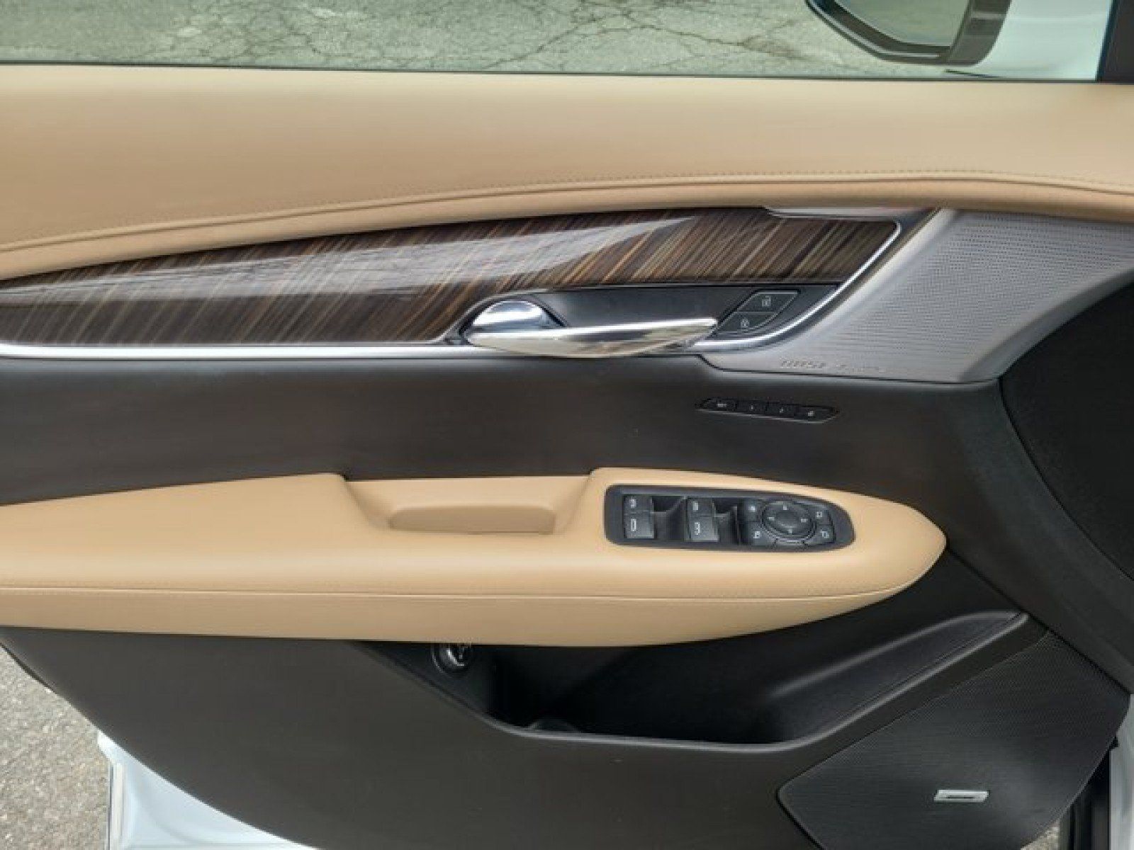 Used 2023 Cadillac XT6 Premium Luxury w/ Platinum Package FWD image 23