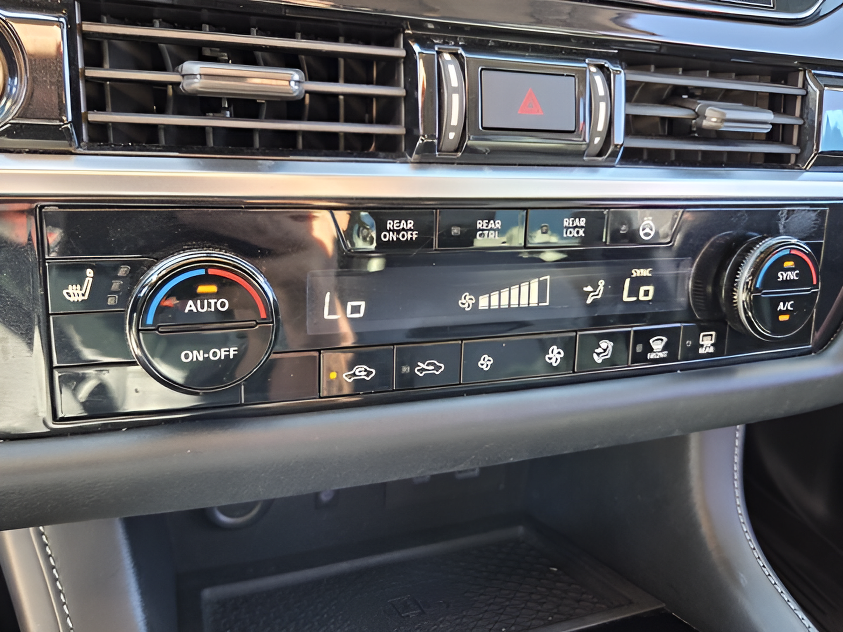 Used 2022 Nissan Pathfinder SL w/ SL Premium Package FWD image 21