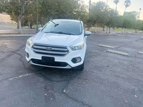 Used 2017 Ford Escape SE FWD image 36