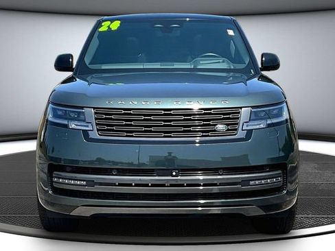 Used 2024 Land Rover Range Rover SE AWD/4WD image 2