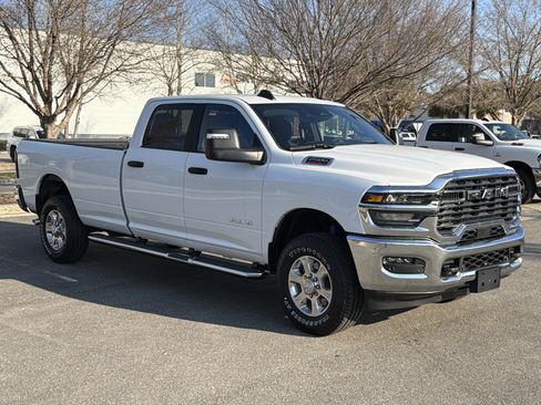 Used 2025 RAM 2500 Big Horn AWD/4WD image 2