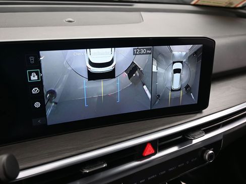 Used 2024 Kia Sorento SX Prestige w/ Sage Leather Package image 24