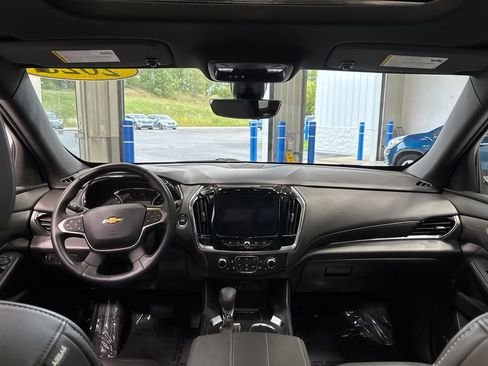 Used 2023 Chevrolet Traverse LT w/ LT Premium Package AWD/4WD image 13