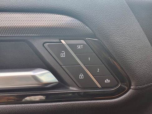 Certified 2025 GMC Sierra 1500 AT4 image 11