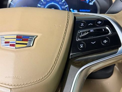 Used 2018 Cadillac Escalade Platinum AWD/4WD image 32