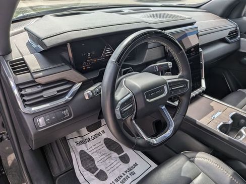 Used 2024 GMC Acadia Denali w/ Super Cruise Package FWD image 17