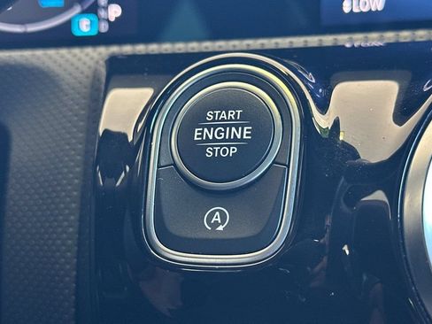 Used 2025 Mercedes-Benz CLA 250 image 24