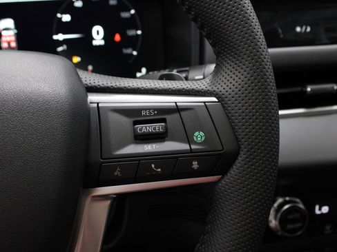 New 2025 Mitsubishi Outlander SE image 23