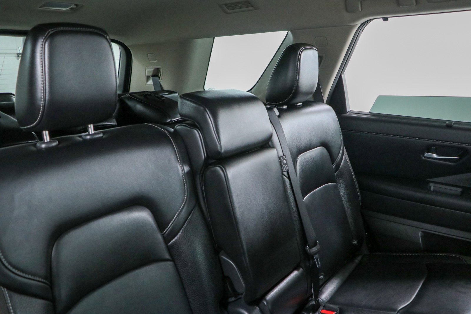 Used 2024 Nissan Pathfinder SL FWD image 28
