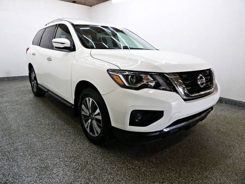 Used 2020 Nissan Pathfinder S AWD/4WD image 3