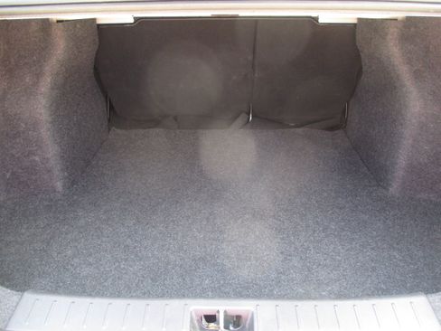 Used 2025 Nissan Versa SV FWD image 28