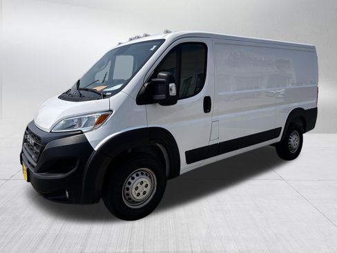 Used 2025 RAM ProMaster 2500 w/ Convenience Group FWD image 3
