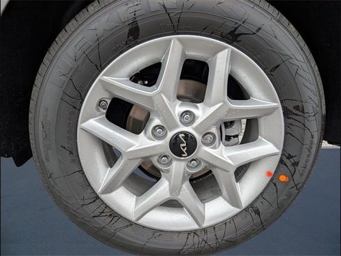 New 2025 Kia Soul LX image 16