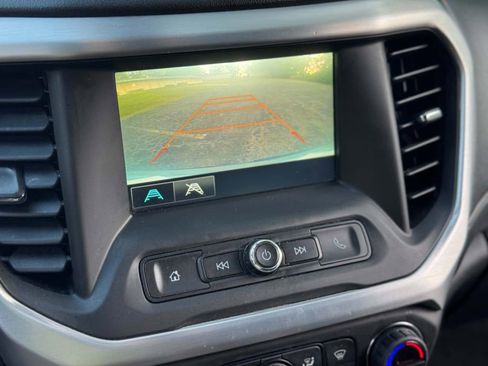 Used 2018 GMC Acadia SLE w/ LPO, Floor Liner Package FWD image 15
