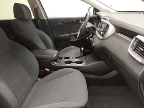 Used 2017 Kia Sorento LX FWD image 21