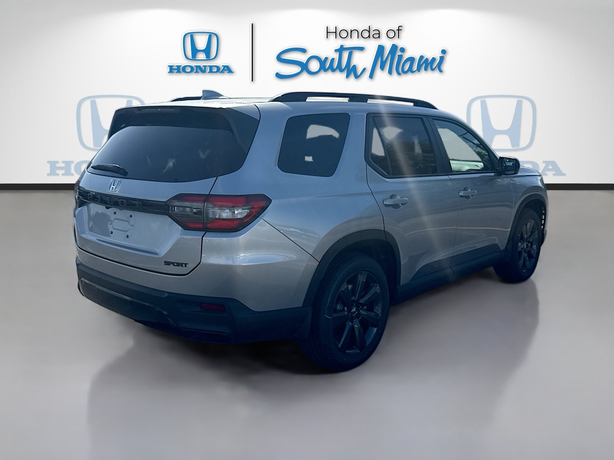 New 2026 Honda Pilot Sport image 7