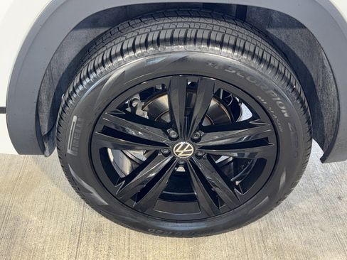 Used 2023 Volkswagen Atlas Cross Sport SEL R-Line image 35