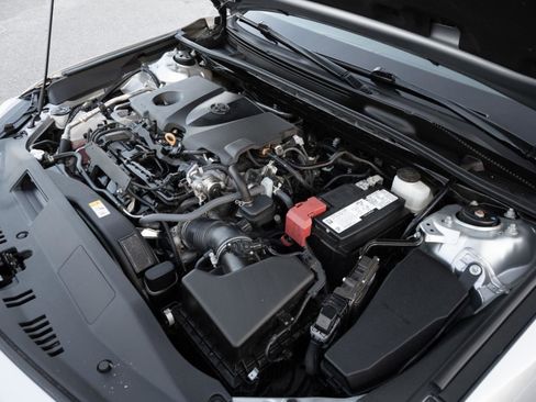 Used 2024 Toyota Camry SE image 36