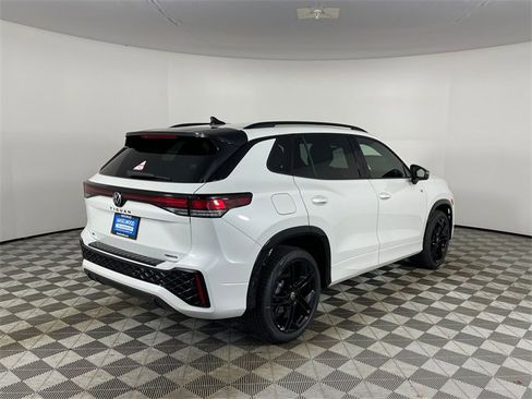 New 2025 Volkswagen Tiguan SE R-Line image 22