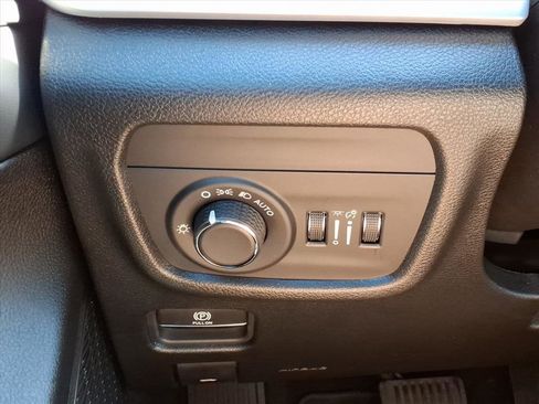 New 2025 Jeep Grand Cherokee L Altitude image 12