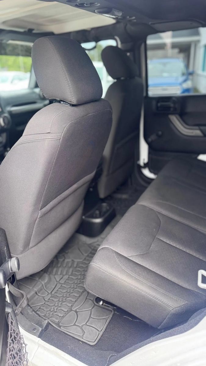 Used 2016 Jeep Wrangler Unlimited Sport AWD/4WD image 15