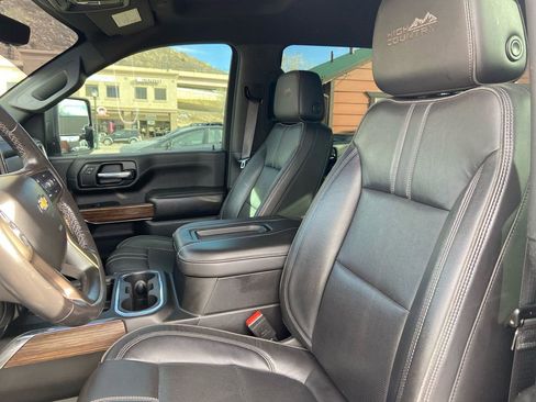 Used 2020 Chevrolet Silverado 3500 High Country image 26