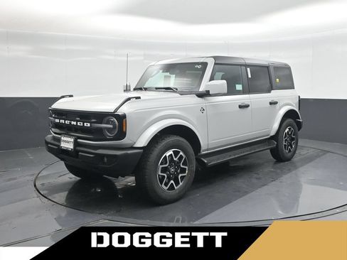 New 2026 Ford Bronco Outer Banks AWD/4WD image 1