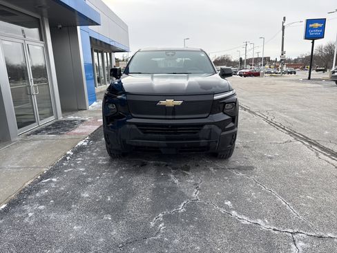 Used 2024 Chevrolet Silverado EV W/T image 3