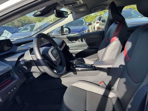 Used 2024 Toyota Prius Prime FWD image 13