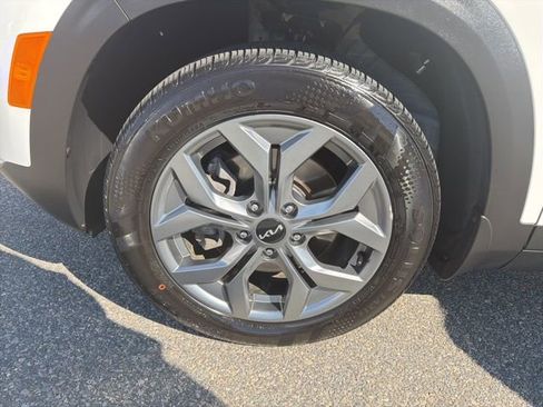 Used 2024 Kia Seltos S image 9