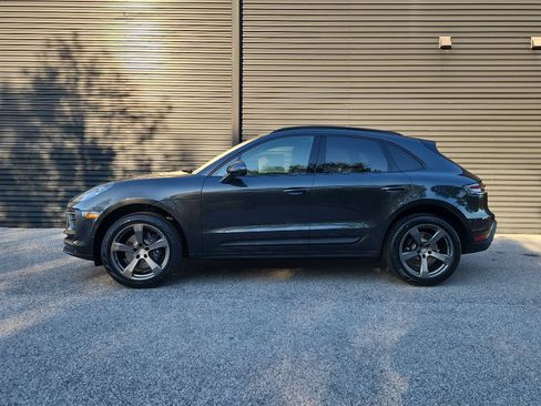 New 2026 Porsche Macan image 2