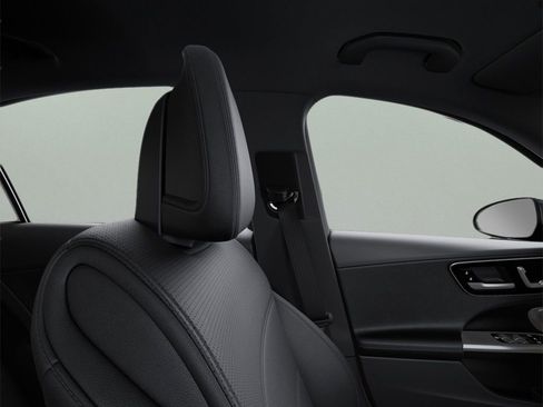 Used 2025 Mercedes-Benz C 300 Sedan image 22