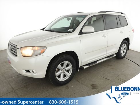 Used 2010 Toyota Highlander SE FWD image 1