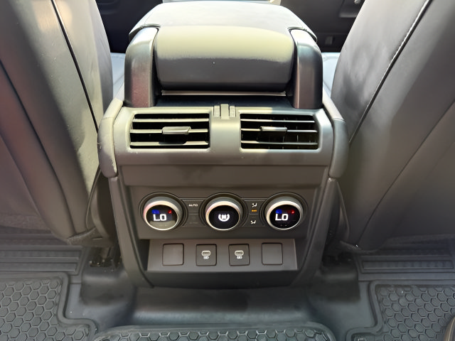 Certified 2025 Land Rover Defender 110 S AWD/4WD image 31