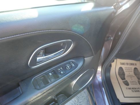 Used 2020 Honda HR-V EX-L image 16