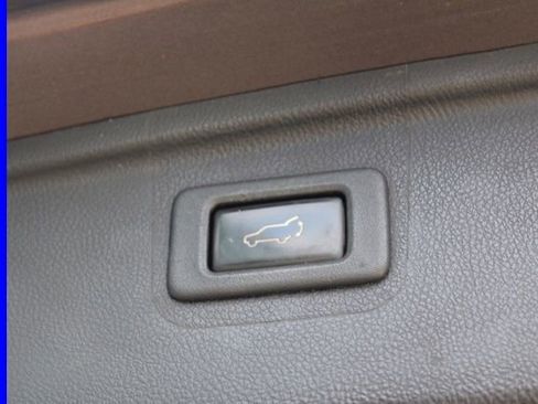 Used 2019 Subaru Outback 3.6R Touring AWD/4WD image 10