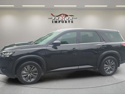 Used 2023 Nissan Pathfinder S w/ Cargo Package FWD image 2