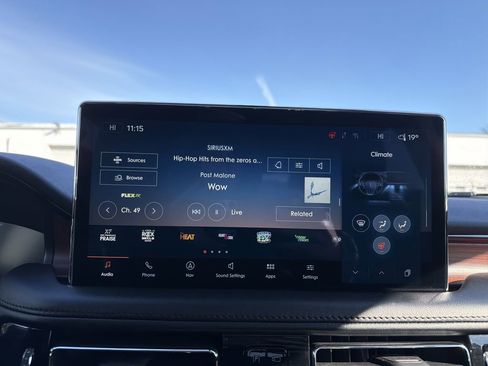 Certified 2023 Lincoln Nautilus Reserve w/ Equipment Group 202A image 24