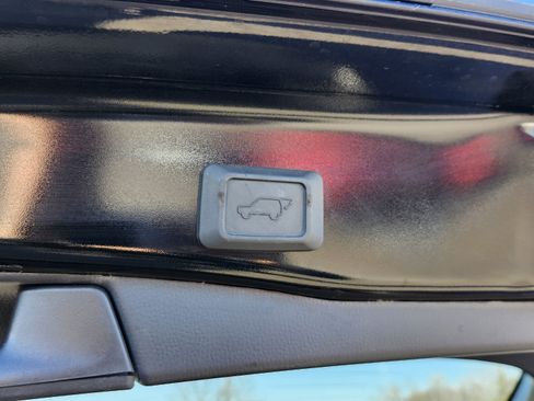 Used 2023 Toyota RAV4 XLE Premium image 25