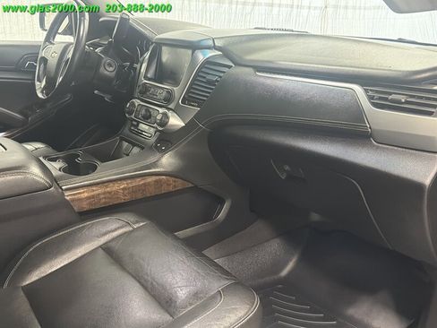 Used 2019 Chevrolet Suburban LT image 5
