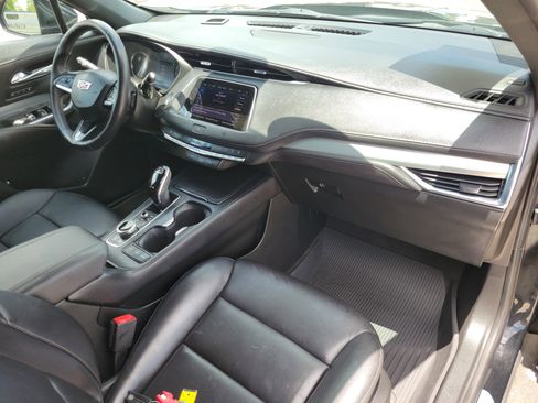 Used 2020 Cadillac XT4 Premium Luxury w/ Driver Awareness Package FWD image 10