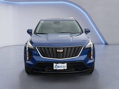 Used 2023 Cadillac XT4 Luxury w/ Cold Weather Package AWD/4WD image 8