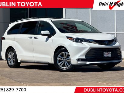 Certified 2024 Toyota Sienna Platinum