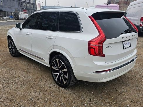 Certified 2024 Volvo XC90 B6 Plus image 2