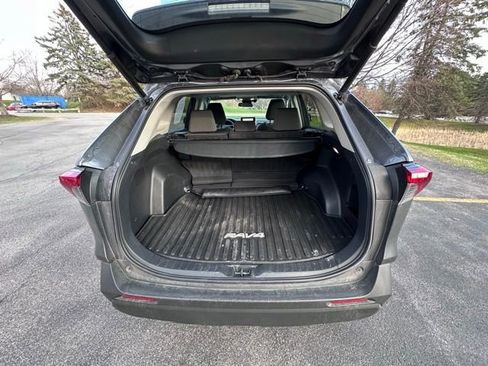 Used 2023 Toyota RAV4 XLE w/ Convenience Package image 10
