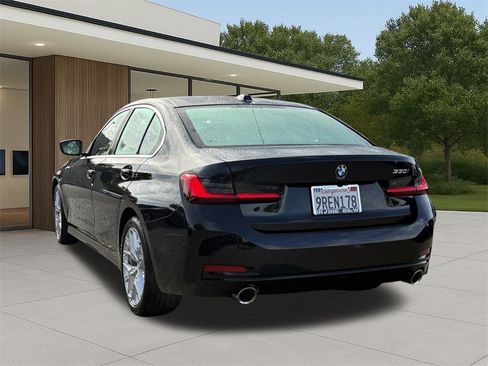 Used 2025 BMW 330i Sedan w/ Premium Package image 10