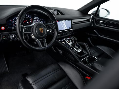 Certified 2020 Porsche Cayenne AWD/4WD image 4