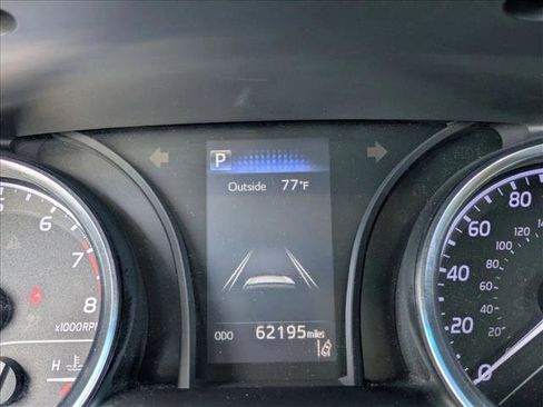 Used 2018 Toyota Camry L image 10