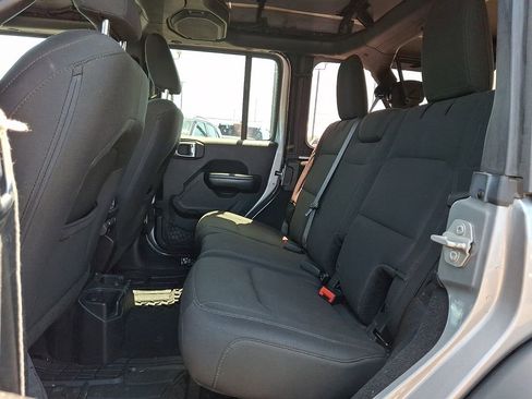 Used 2018 Jeep Wrangler Unlimited Sport S AWD/4WD image 7