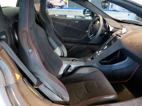 Used 2015 McLaren 650S Spider image 22